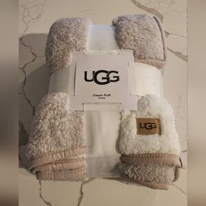 UGG Classic Fluff Throw Blanket